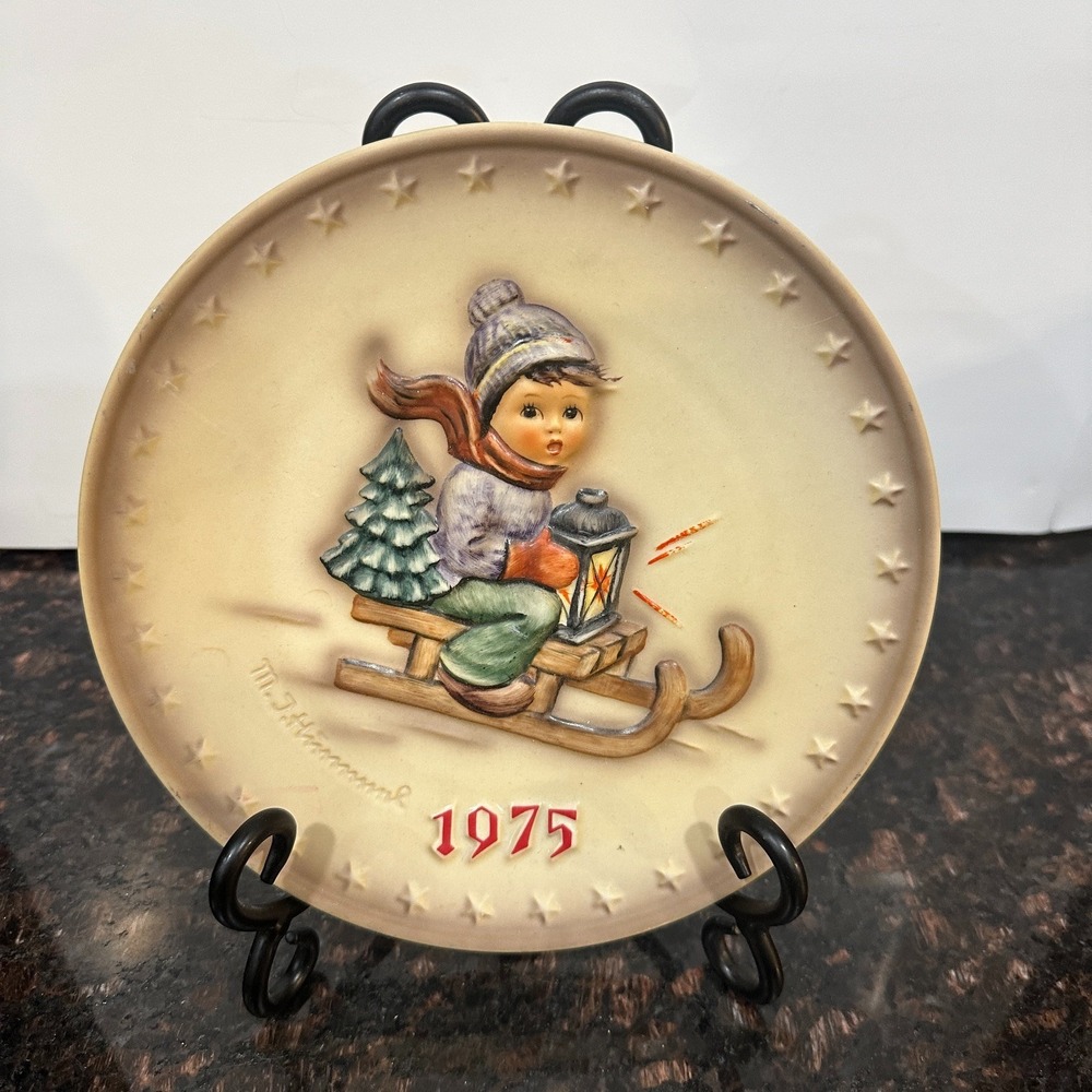 VTG Goebel MJ Hummel 1975 5th Annual Plate Christmas Hum 268 Hand Paint RETIRED